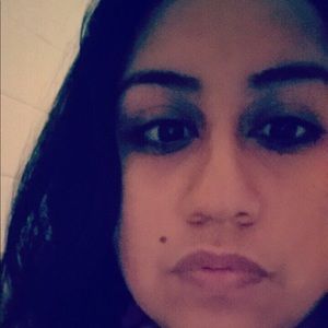 Meet your Posher, Elisavet